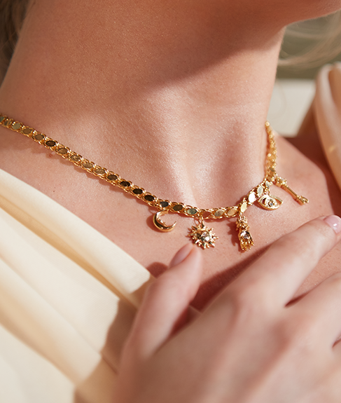 Magic Five Necklace Gold and Diamonds